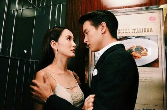 Bí mật từ chiếc điện thoại đặt dưới gối sau đêm tân hôn khiến chồng bàng hoàng đau xót - Ảnh 1.