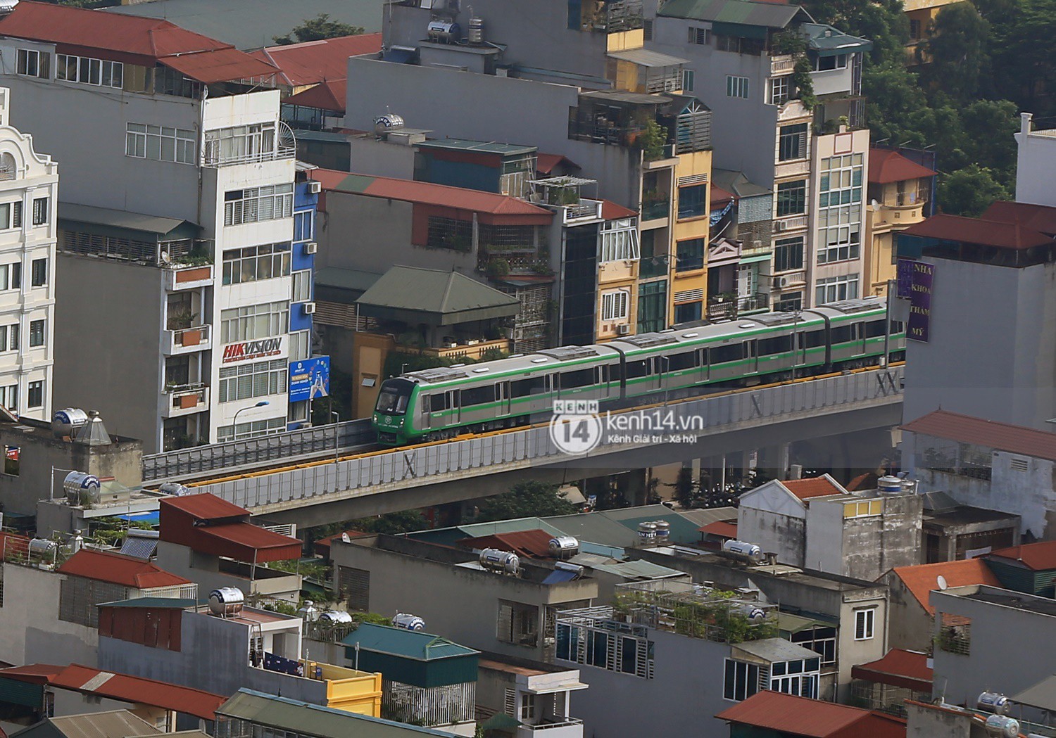 Clip: Hành trình 15 phút đoàn tàu đường sắt trên cao lao vun vút từ ga Cát Linh tới Yên Nghĩa - Ảnh 12.