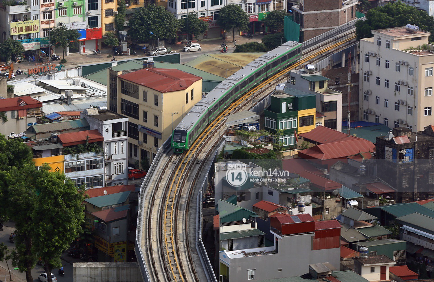 Clip: Hành trình 15 phút đoàn tàu đường sắt trên cao lao vun vút từ ga Cát Linh tới Yên Nghĩa - Ảnh 13.