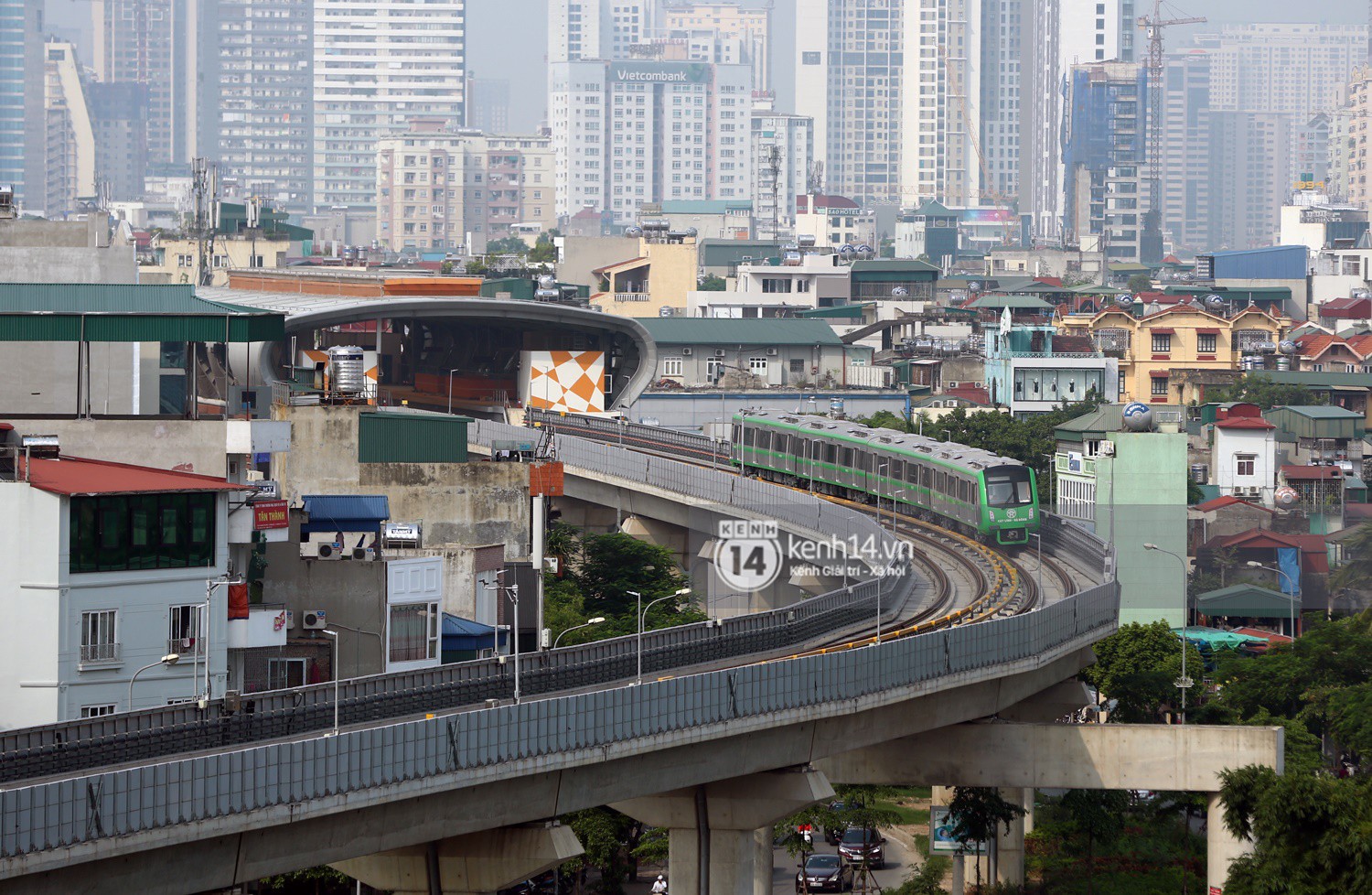 Clip: Hành trình 15 phút đoàn tàu đường sắt trên cao lao vun vút từ ga Cát Linh tới Yên Nghĩa - Ảnh 6.