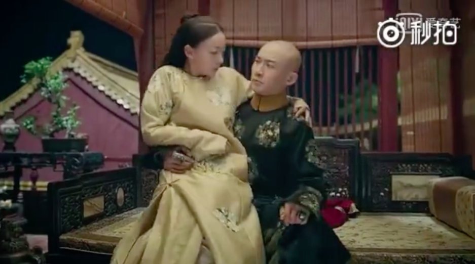 Fan Hoàng hậu Tần Lam nhất định không được xem: Hoàng đế đặt Anh Lạc ngồi trên đùi sau đó ôm hôn  - Ảnh 5.