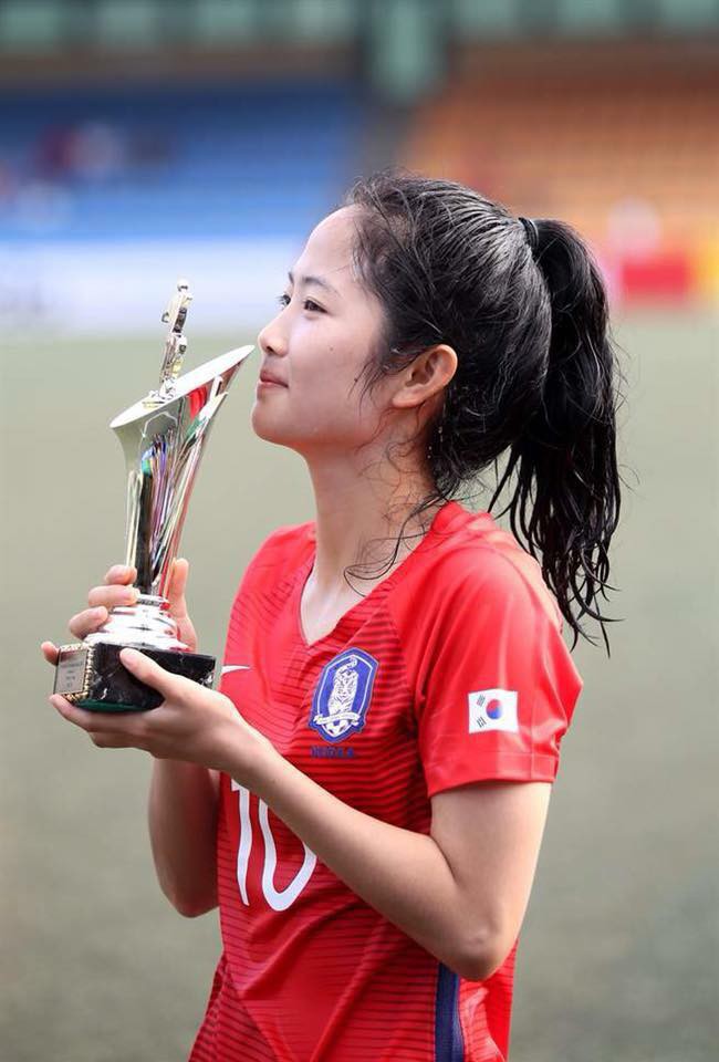 Nữ cầu thủ Hàn Quốc bất ngờ nổi tiếng trên MXH Việt vì ngoại hình ngọt ngào như idol - Ảnh 2.