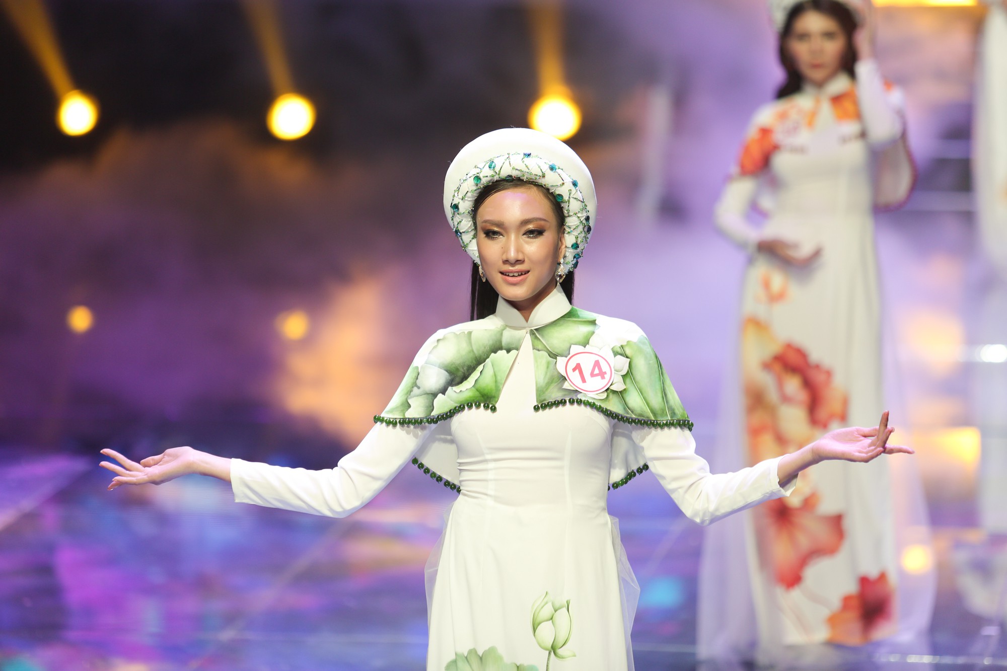 Siêu mẫu Việt Nam 2018 gọi tên học trò Hương Giang: Khán giả hoang mang vì không biết thi siêu mẫu hay thi Hoa hậu  - Ảnh 11.