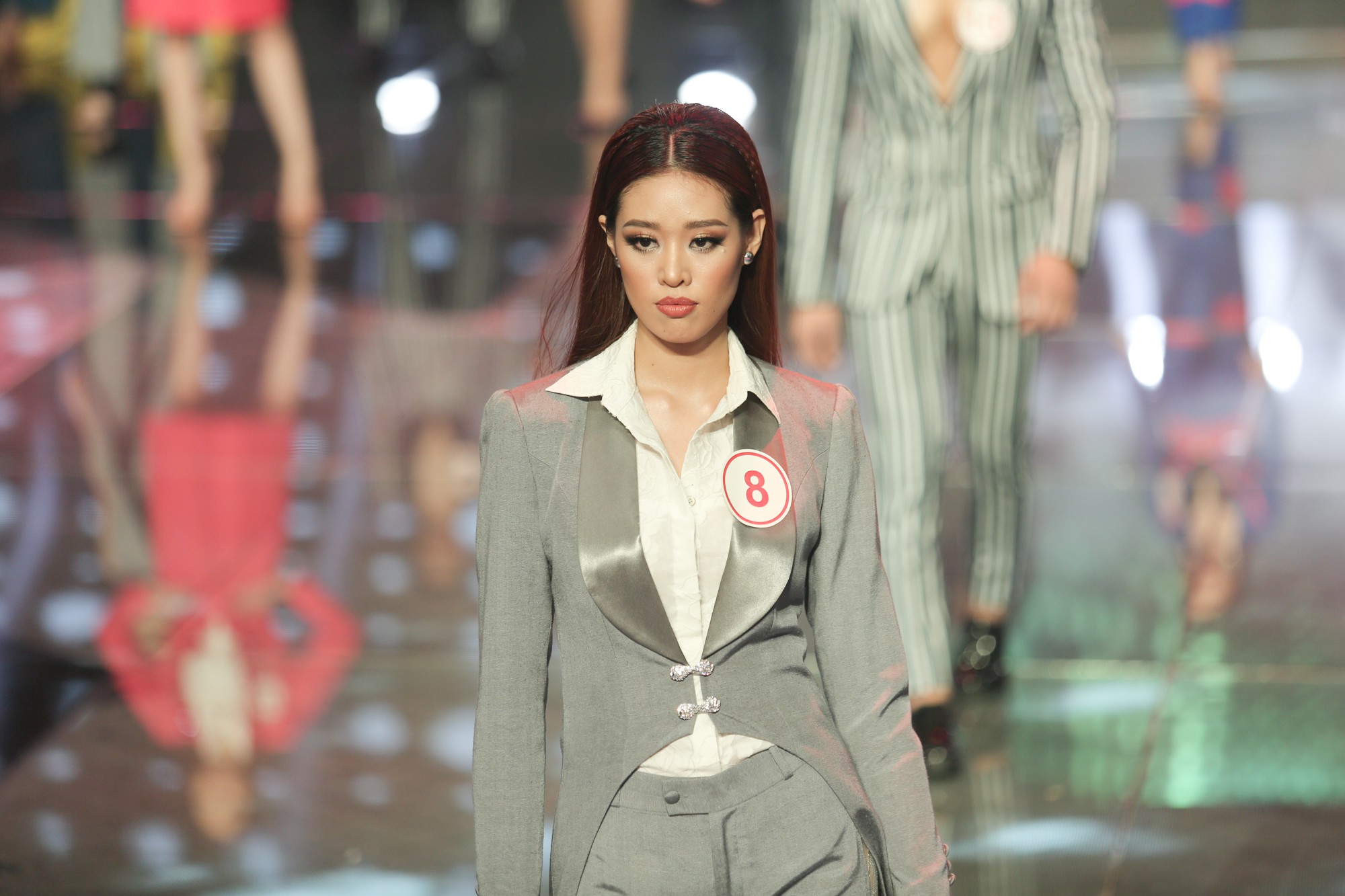 Siêu mẫu Việt Nam 2018 gọi tên học trò Hương Giang: Khán giả hoang mang vì không biết thi siêu mẫu hay thi Hoa hậu  - Ảnh 17.