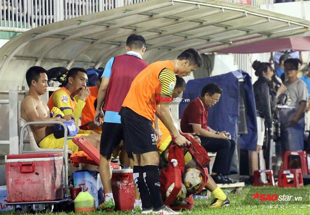 Bi kịch thủ môn Bùi Tiến Dũng: Người hùng U23 Việt Nam sống mòn ở Thanh Hóa - Ảnh 1. Bi kịch thủ môn Bùi Tiến Dũng: Người hùng U23 Việt Nam sống mòn ở Thanh Hóa - Ảnh 1.