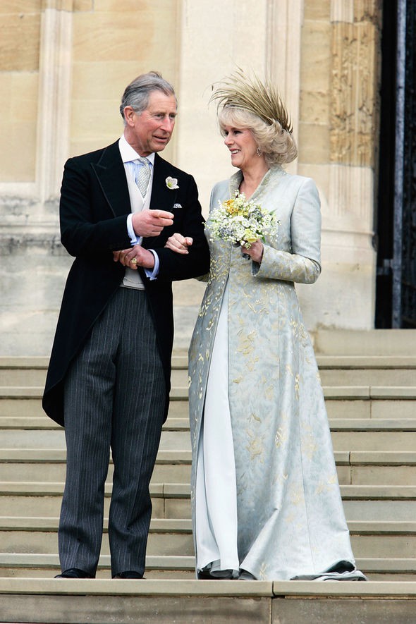 13 năm sau khi lấy Thái tử, bà Camilla chưa một lần được gọi là Công nương, cũng không được thừa kế tước vị từ Công nương Diana quá cố - Ảnh 4.