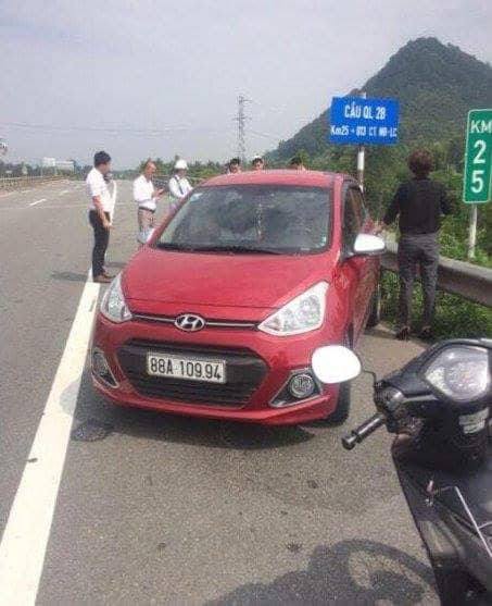 Nữ tài xế bị phạt 7 triệu vì chạy ngược chiều trên cao tốc Hà Nội - Lào Cai  - Ảnh 1.