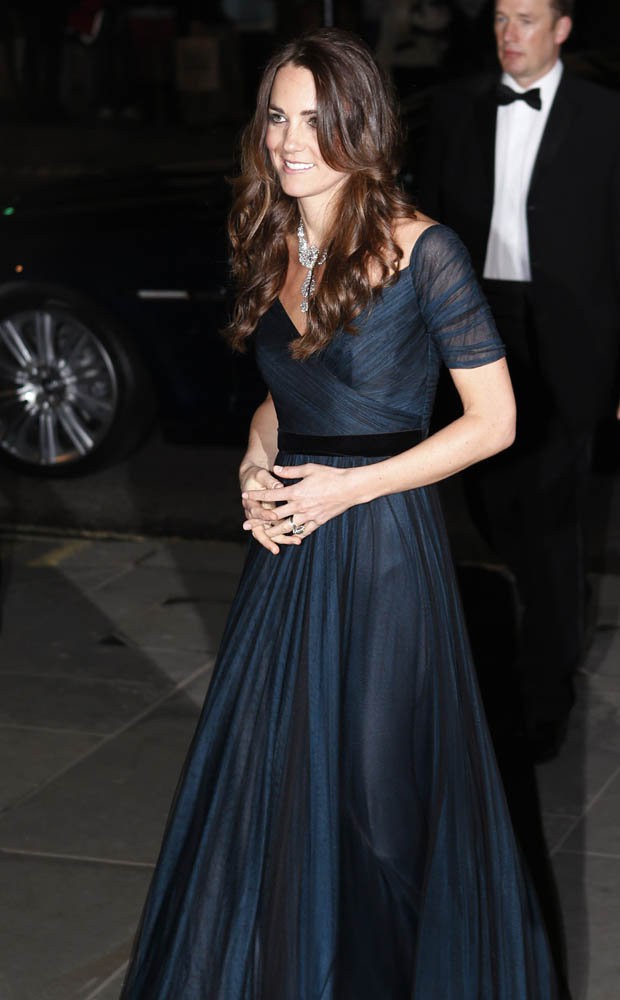 Lần đầu hé lộ thông tin Công nương Kate từng bị mẹ chồng Camilla “bắt bẻ”, yêu cầu cắt đi mái tóc dài tuyệt đẹp vì lý do này - Ảnh 1.