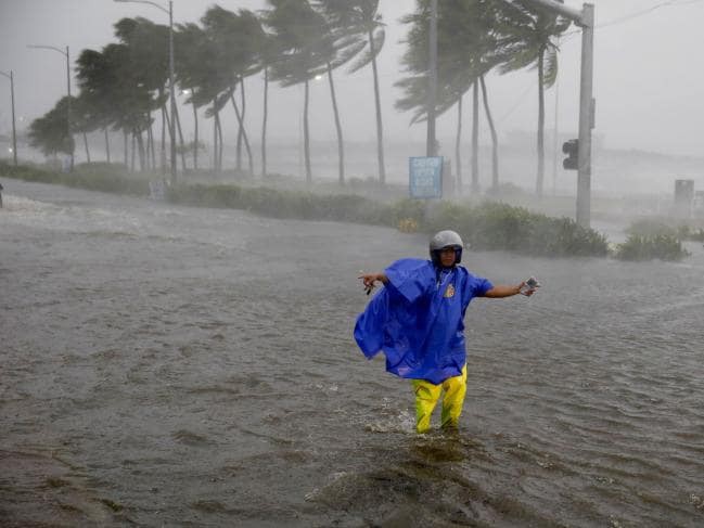 Thông tin thiệt hại về người đầu tiên sau khi siêu bão Mangkhut càn quét Philippines - Ảnh 5.