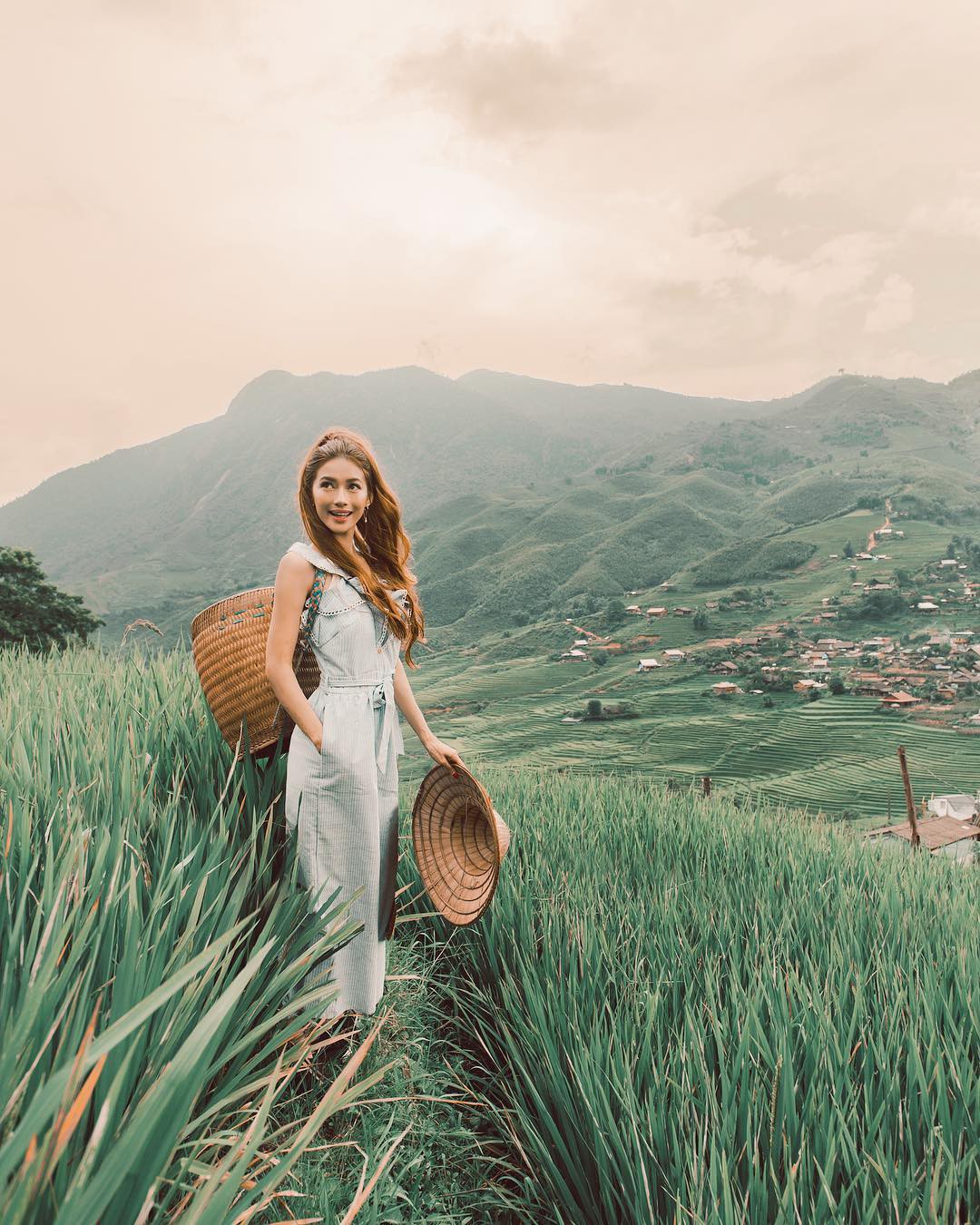 Công chúa tóc mây gốc Việt khoe ảnh du lịch toàn địa danh nổi tiếng ở Việt  Nam, người thì xinh mà cảnh đẹp mê ly