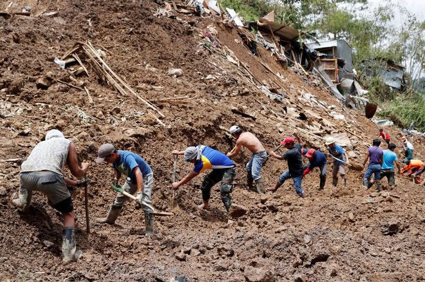 Ngăn thiệt hại về người do bão Mangkhut, Philippines cấm các hoạt động khai thác mỏ nguy hiểm - Ảnh 3.