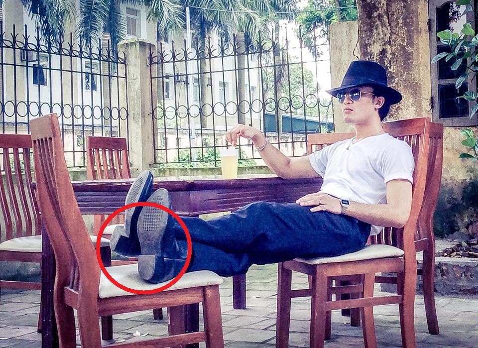 H&oacute;a ra &ldquo;Cảnh so&aacute;i ca&rdquo; trong Quỳnh B&uacute;p B&ecirc; cũng phải nhờ cậy đến gi&agrave;y độn để kh&ocirc;ng thua k&eacute;m c&aacute;c chị em - Ảnh 3.