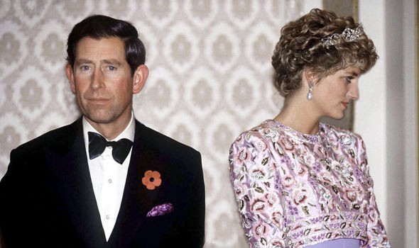 Người hâm mộ tức giận khi Thái tử Charles nói về mối quan hệ tay ba, khẳng định không lừa dối Công nương Diana, nhưng lại bảo vệ Camilla - Ảnh 1.