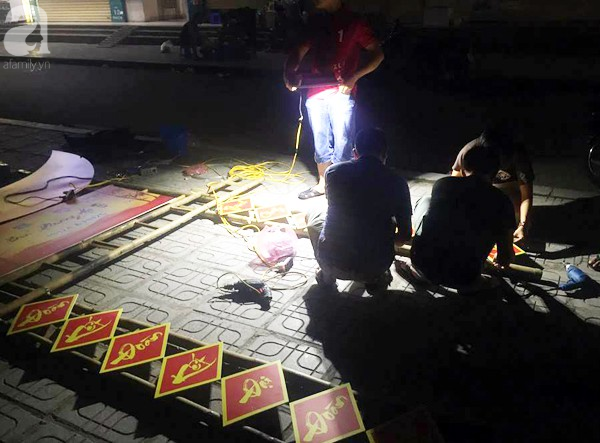 Hà Nội: Cư dân chung cư thức thâu đêm dựng trại cho trẻ vui Trung thu - Ảnh 1.