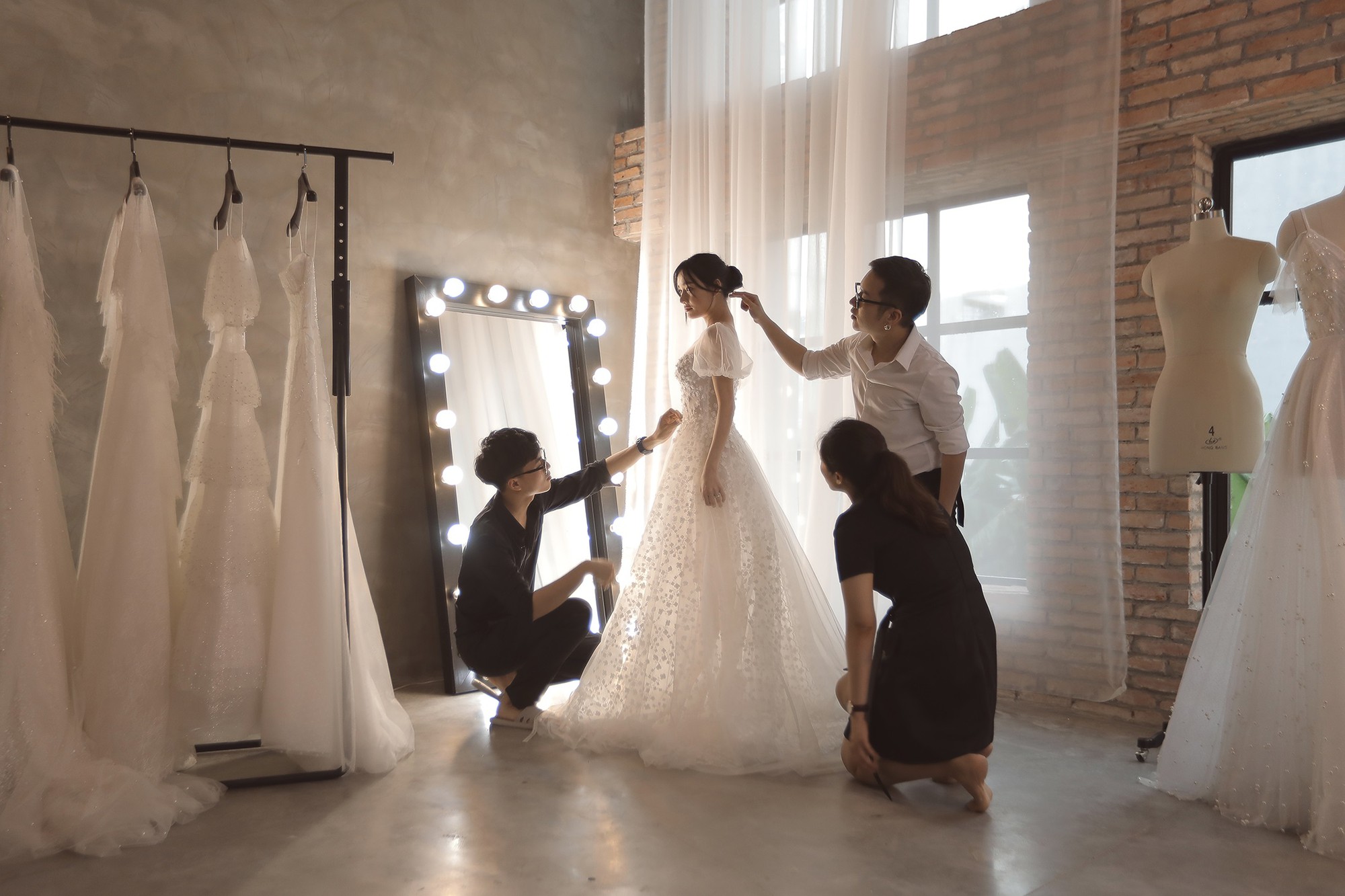Váy cưới nơ lụa lớn trước ngực xòe lớn (PDPL-R15) – M.O.T Bridal – For  Love, For Life