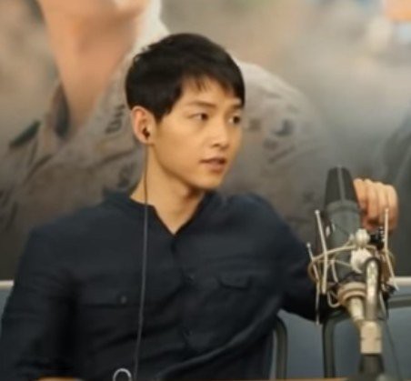 Góc đào mộ: Hơn 2 năm trước, Song Joong Ki đã vô tình để lộ sự ghen tuông vì câu nói của bà xã - Ảnh 11.