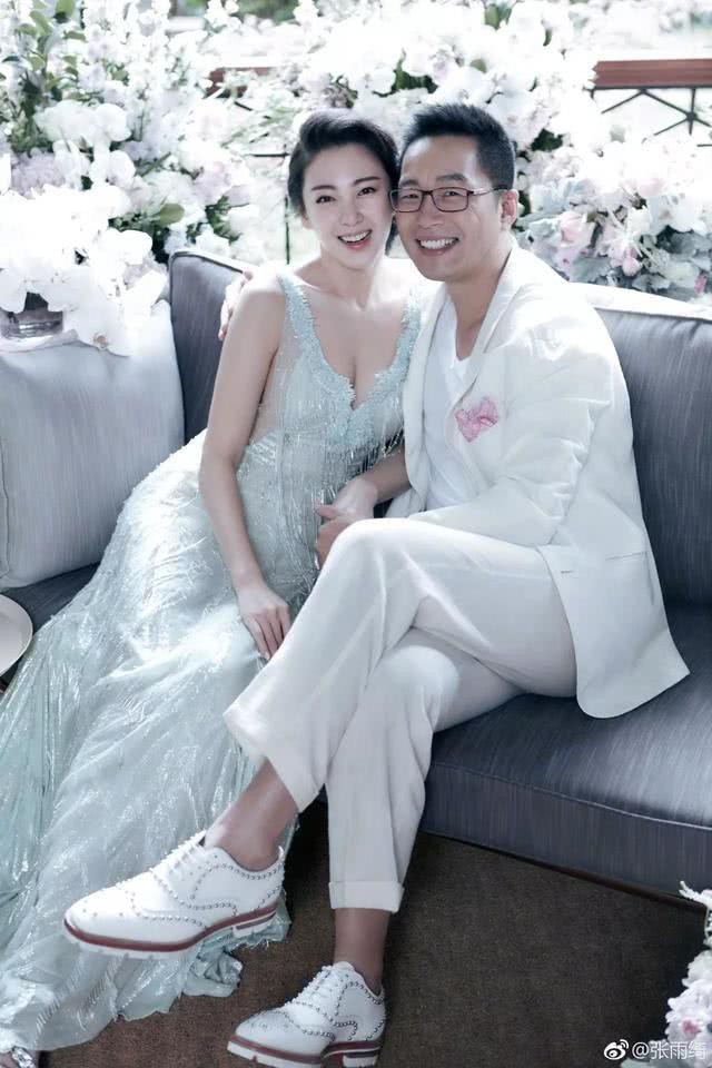Chỉ nửa ngày sau lùm xùm cầm dao đâm chồng đại gia, Song Hye Kyo Trung Quốc tuyên bố ly hôn  - Ảnh 1.