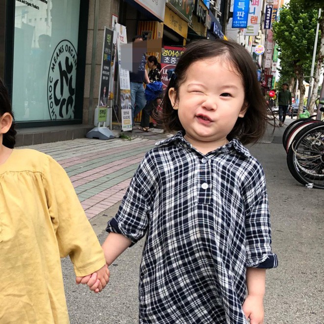 Biểu Cảm Lém Lỉnh Đáng Yêu Của Nhóc Tì Hàn Quốc Viral Trên Instagram