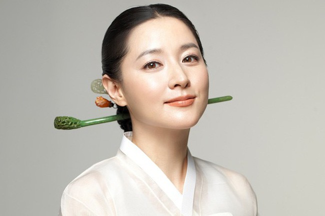 Cuộc hôn nhân bí ẩn của Lee Young Ae: 10 năm hẹn hò chẳng ai hay biết, sau 9 năm kết hôn mới lộ ra thân thế khủng của chồng - Ảnh 6.