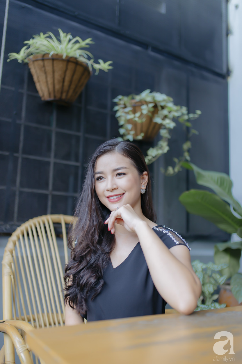 Diệu Thúy Dốc sương mù bỏ showbiz, trở thành phi công: Bước ra khỏi ánh hào quang, bay giữa những làn mây để tìm chính mình - Ảnh 11. Diệu Thúy Dốc sương mù bỏ showbiz, trở thành phi công: Bước ra khỏi ánh hào quang, bay giữa những làn mây để tìm chính mình - Ảnh 11.