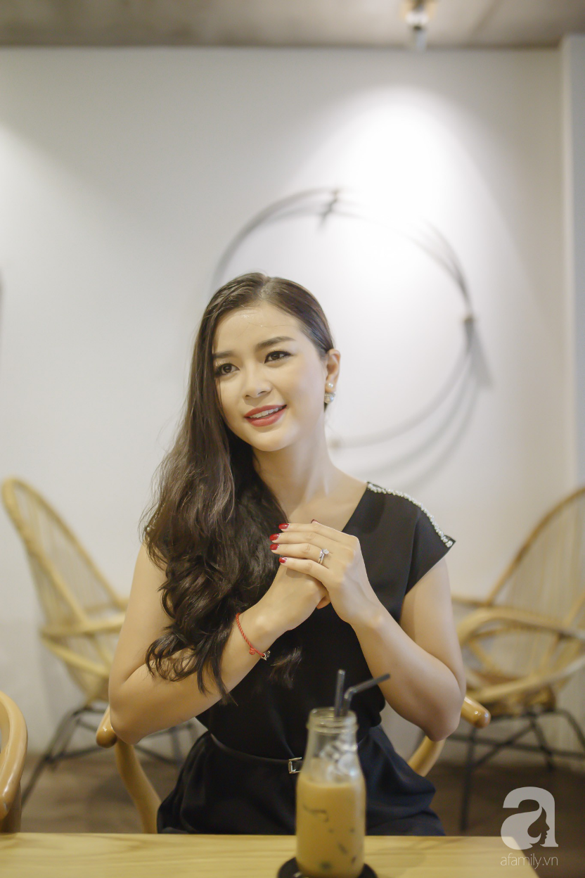 Diệu Thúy Dốc sương mù bỏ showbiz, trở thành phi công: Bước ra khỏi ánh hào quang, bay giữa những làn mây để tìm chính mình - Ảnh 13. Diệu Thúy Dốc sương mù bỏ showbiz, trở thành phi công: Bước ra khỏi ánh hào quang, bay giữa những làn mây để tìm chính mình - Ảnh 13.