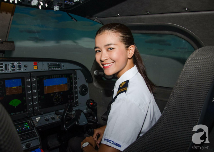 Diệu Thúy Dốc sương mù bỏ showbiz, trở thành phi công: Bước ra khỏi ánh hào quang, bay giữa những làn mây để tìm chính mình - Ảnh 3. Diệu Thúy Dốc sương mù bỏ showbiz, trở thành phi công: Bước ra khỏi ánh hào quang, bay giữa những làn mây để tìm chính mình - Ảnh 3.