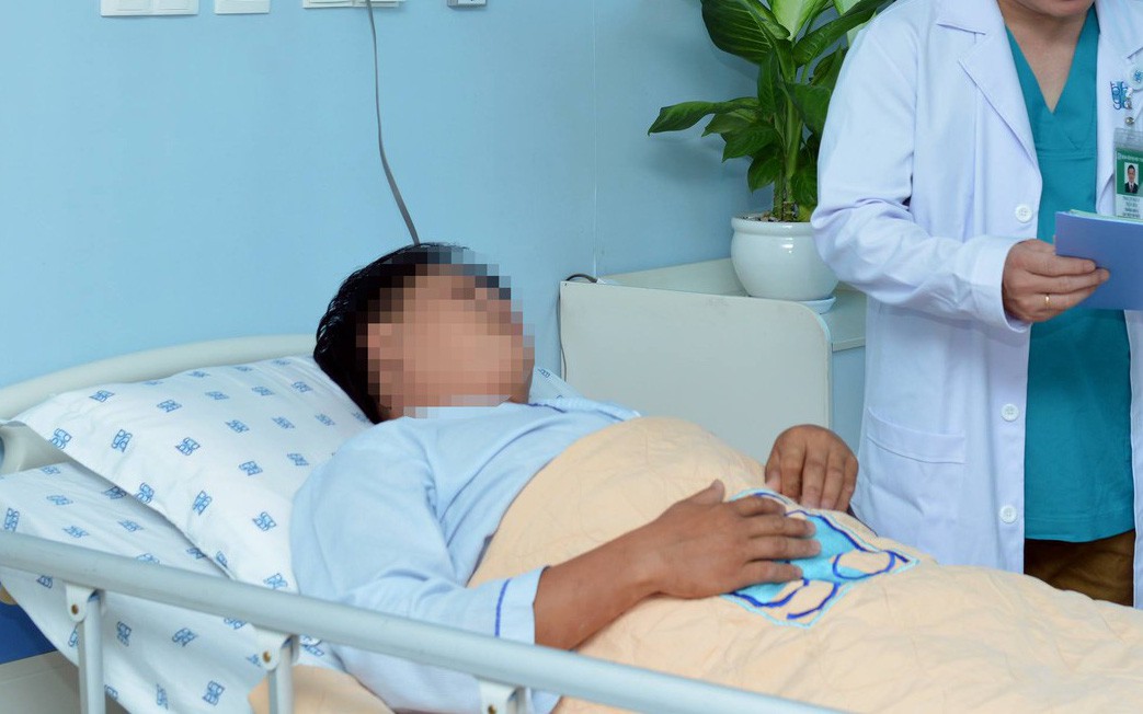 Cậu b&eacute; 6 tuổi bầm t&iacute;m khắp người, b&aacute;c sĩ nh&igrave;n kết quả x&eacute;t nghiệm liền hoảng hốt: Ch&aacute;u ăn thịt nướng với rau g&igrave;? - Ảnh 3.
