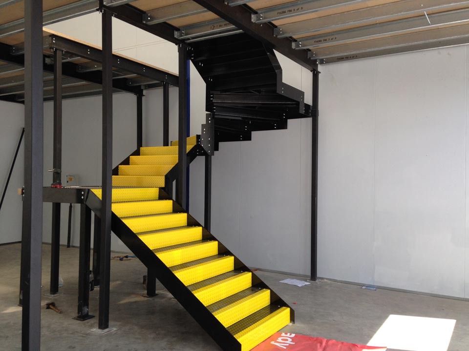 14 mẫu thiết kế cầu thang cho nhà có gác lửng, vừa tiết kiệm diện tích vừa làm duyên cho nhà nhỏ - Ảnh 3.