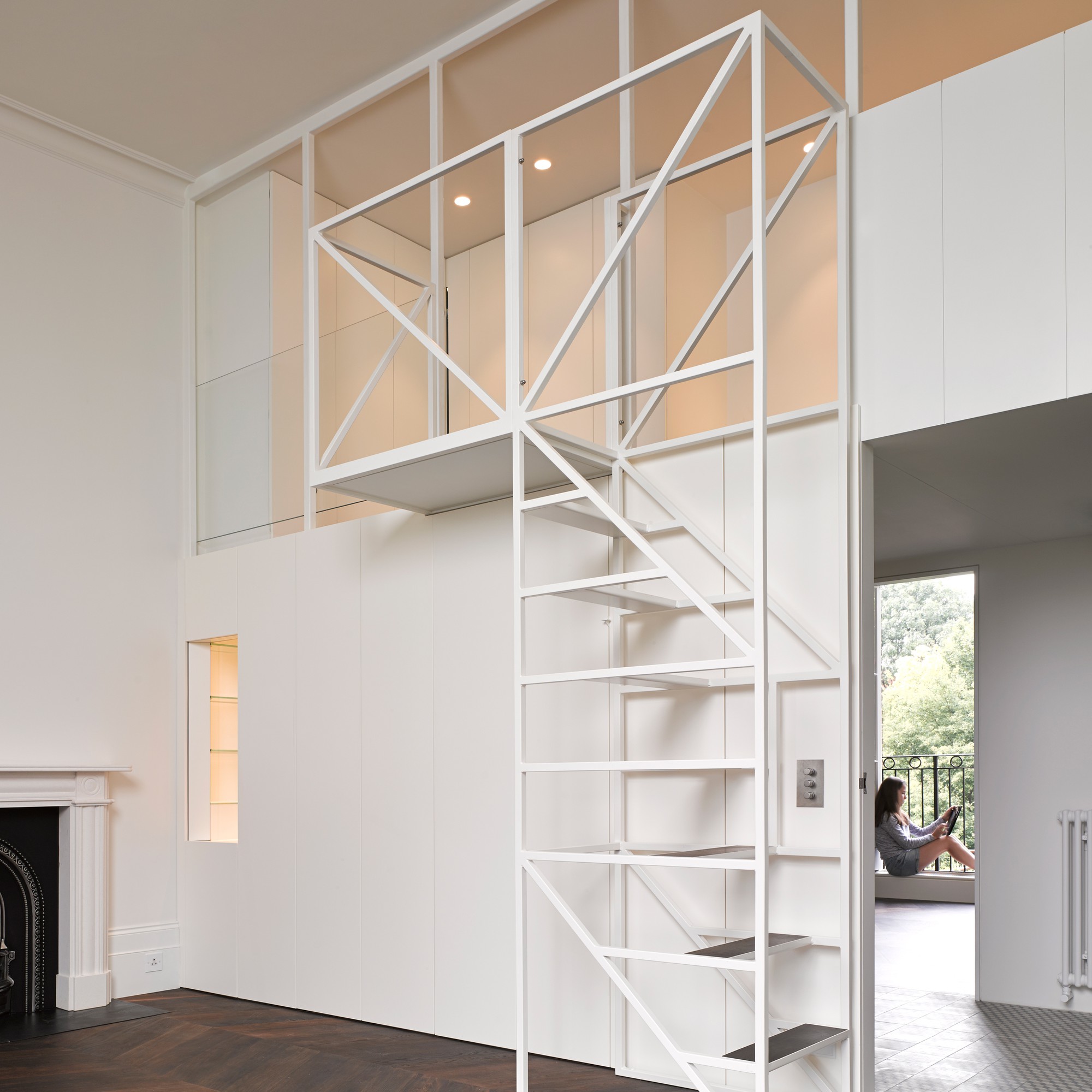 14 mẫu thiết kế cầu thang cho nhà có gác lửng, vừa tiết kiệm diện tích vừa làm duyên cho nhà nhỏ - Ảnh 13.