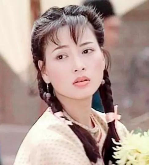 Kết cục cay đắng của Hoa hậu hám đại gia: Bị người tình ruồng bỏ, phải đi bán cá mưu sinh - Ảnh 4. Kết cục cay đắng của Hoa hậu hám đại gia: Bị người tình ruồng bỏ, phải đi bán cá mưu sinh - Ảnh 4.