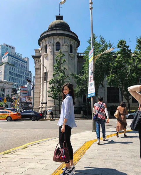 Á hậu Tú Anh ngày càng xinh đẹp rạng rỡ, ông xã Gia Lộc lại được khen khéo chăm vợ - Ảnh 3.