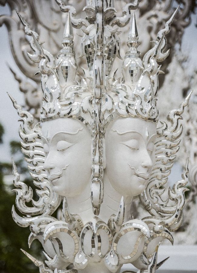Tham quan ng&ocirc;i đền Th&aacute;i Lan sở hữu c&acirc;y cầu địa ngục, c&aacute;nh tay người chết v&agrave; cổng v&agrave;o thi&ecirc;n đường - Ảnh 5.