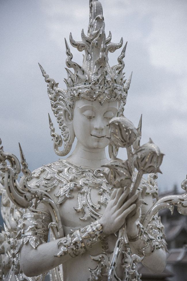 Tham quan ng&ocirc;i đền Th&aacute;i Lan sở hữu c&acirc;y cầu địa ngục, c&aacute;nh tay người chết v&agrave; cổng v&agrave;o thi&ecirc;n đường - Ảnh 6.