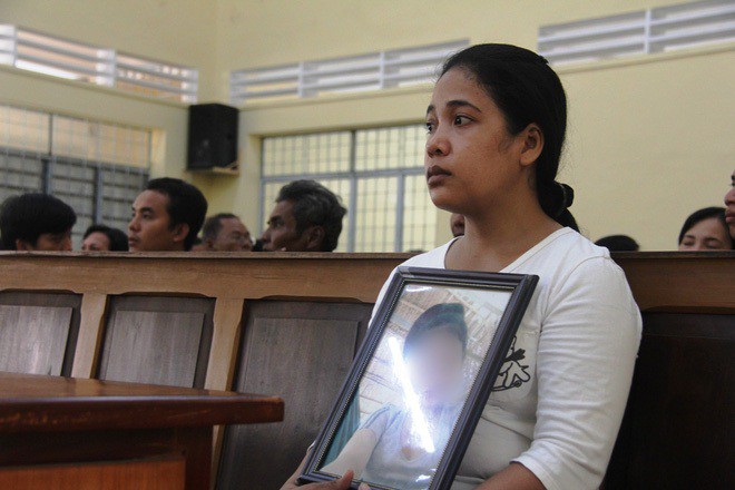 Vụ bé gái 13 tuổi tìm đến cái chết vì bị hàng xóm dâm ô ở Cà Mau: Bị cáo nhận mức án 7 năm tù - Ảnh 3.