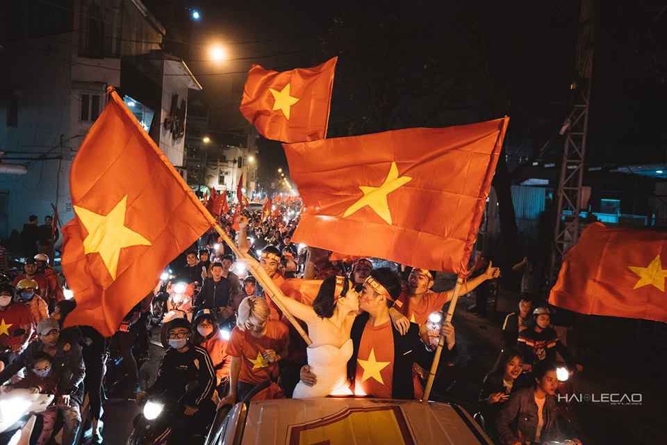 Đội tuyển U23 Việt Nam: Hãy cùng xem những hình ảnh đầy cảm xúc của đội tuyển U23 Việt Nam trong các trận đấu đỉnh cao. Các cầu thủ trẻ đầy nhiệt huyết sẽ khiến bạn trầm trồ và hào hứng không thôi.
