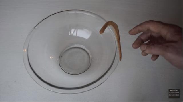 Turn an old bowl upside down and you have a very effective mouse trap that people have used for hundreds of years - Photo 1.