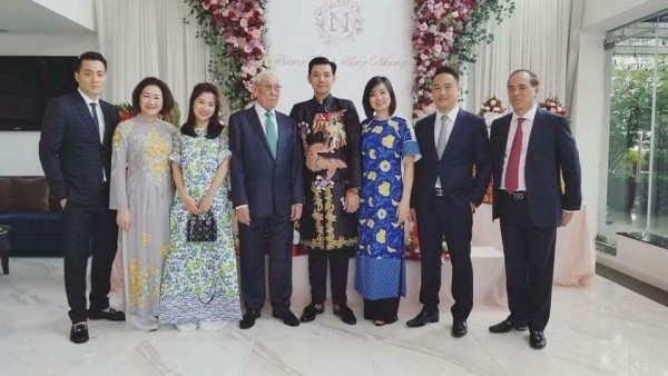 Thiếu gia thứ 2 của đế chế Tân Hoàng Minh tổ chức đám cưới lần 2 siêu sang với dàn khách mời thượng lưu đình đám - Ảnh 13.
