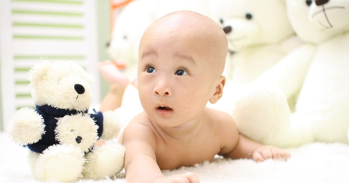 Hướng dẫn bố mẹ c&aacute;ch luyện cơ cho con để b&eacute; cứng c&aacute;p v&agrave; nhanh biết đi - Ảnh 2.