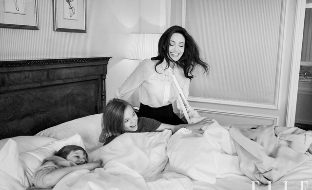 Angelina Jolie đẹp viên mãn, chia sẻ bài học truyền cảm hứng cho con gái - Ảnh 2.
