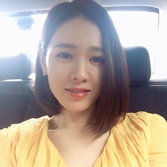 Chỉ là ảnh đời thường thôi, “chị đẹp” Son Ye Jin cũng làm say lòng người như thế này  - Ảnh 1.