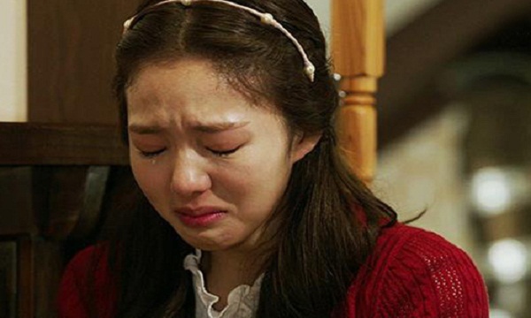 Vô tình nhìn thấy tờ giấy khám bệnh của tôi trong tập hồ sơ, vợ đã lén lút qua lại với sếp để trả thù tôi - Ảnh 2.