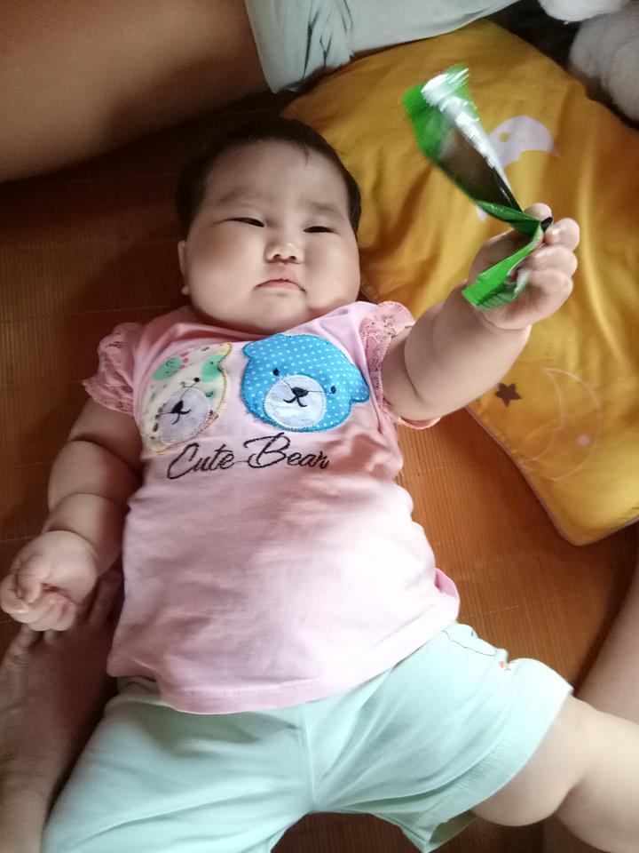 Truy l&ugrave;ng em b&eacute; c&oacute; th&acirc;n h&igrave;nh n&uacute;c na n&uacute;c n&iacute;ch khiến ai cũng nghĩ đến biệt danh Sumo - Ảnh 6.