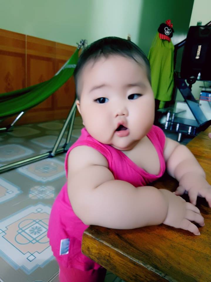 Truy l&ugrave;ng em b&eacute; c&oacute; th&acirc;n h&igrave;nh n&uacute;c na n&uacute;c n&iacute;ch khiến ai cũng nghĩ đến biệt danh Sumo - Ảnh 10.