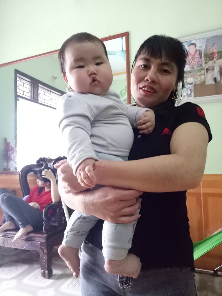 Truy l&ugrave;ng em b&eacute; c&oacute; th&acirc;n h&igrave;nh n&uacute;c na n&uacute;c n&iacute;ch khiến ai cũng nghĩ đến biệt danh Sumo - Ảnh 13.