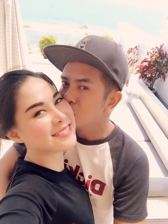 Bé An Hùng Thuận công khai ảnh thân mật với bạn gái mới sau khi ly hôn - Ảnh 1.