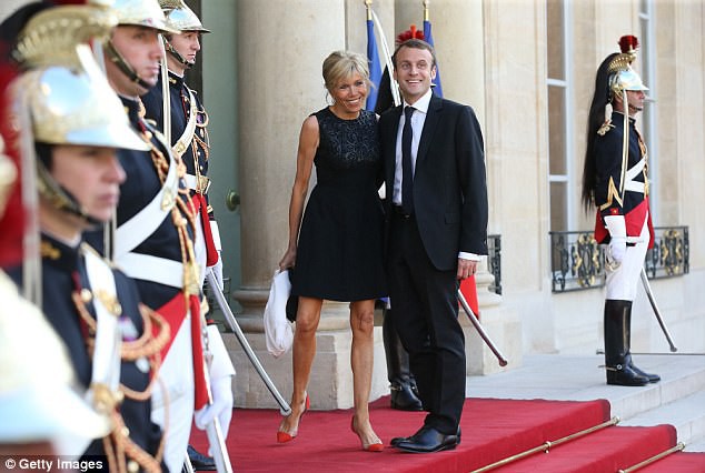 Phu nhân Tổng thống Pháp bị mỉa mai cư xử như bà hoàng khi nhất quyết không chịu làm việc này - Ảnh 4.
