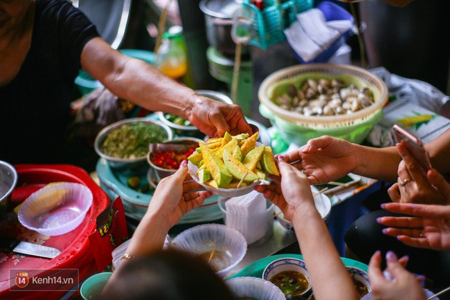 Rét căm căm, chiều về chị em nhớ rủ nhau qua 5 quán ốc nóng ngon có tiếng ở Hà Nội - Ảnh 17.