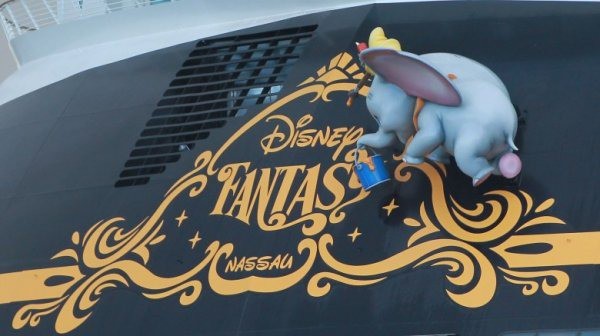 Những sự việc quái lạ từng diễn ra ở Disney World, ai yêu mến nhân vật Tarzan thì đừng bỏ qua chuyện thứ 6 - Ảnh 2.