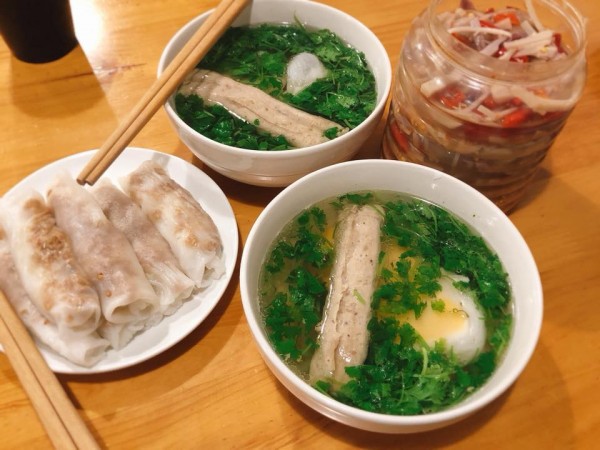 Đặc sản bánh cuốn canh Cao Bằng ‘gây sốt’ ở Hà Nội - Bạn đã biết địa chỉ nào ăn cực ngon? - Ảnh 2.