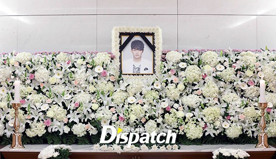 Lặng người xót xa trước di ảnh của em trai Ha Ji Won ở nhà tang lễ  - Ảnh 2.